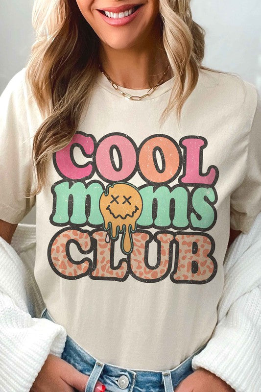 COOL MOMS CLUB GRAPHIC TEE