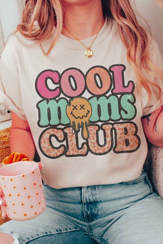 COOL MOMS CLUB GRAPHIC TEE