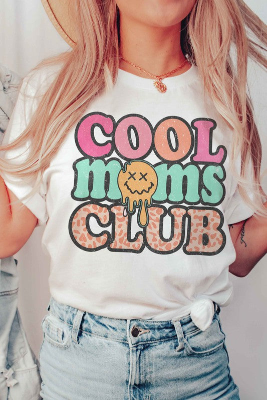 COOL MOMS CLUB GRAPHIC TEE