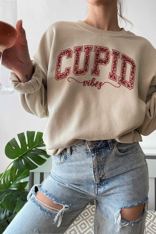 CUPID VIBES GRAPHIC SWEATSHIRT